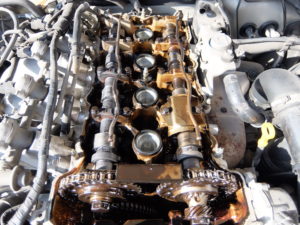 オイル交換を長期間していなかったのでカムシャフトが削れてしまった！