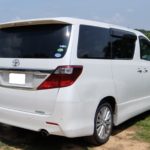 白の車