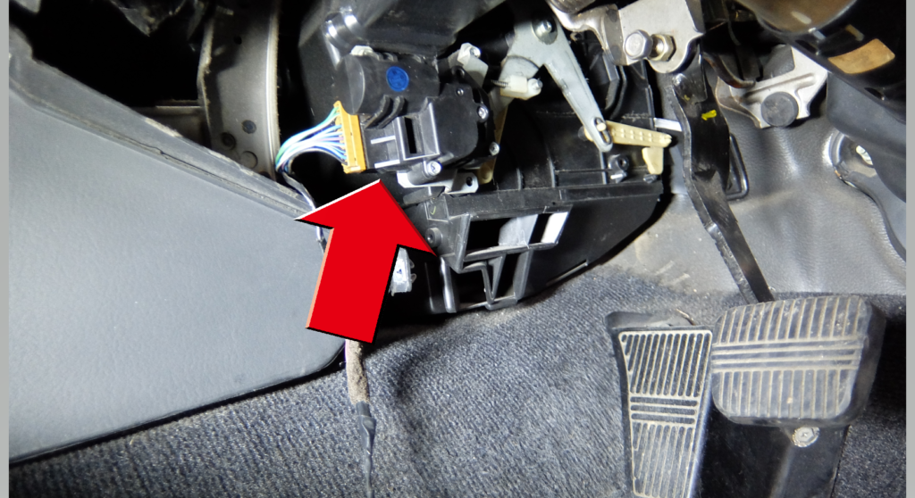 車のエアコンの送風口切り替えモーターが故障 モードドアアクチュエーター修理 スポーツ車の知恵袋