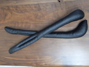 隙間埋めクッション!シートの隙間に小物が落ちない便利なグッツ