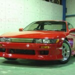 赤のスポーツカー