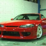 赤のスポーツカー